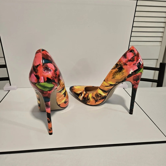 Color Splash Stiletto Heels – Bold & Artistic Elegance - Picture 8 of 12